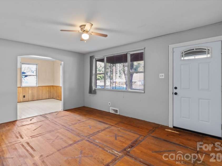 322 Hartness Road, Statesville, NC 28677.  MLS# CAR4431876, YatesRealty ID 55540. 