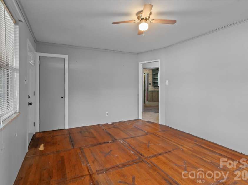 322 Hartness Road, Statesville, NC 28677.  MLS# CAR4431876, YatesRealty ID 55540. 