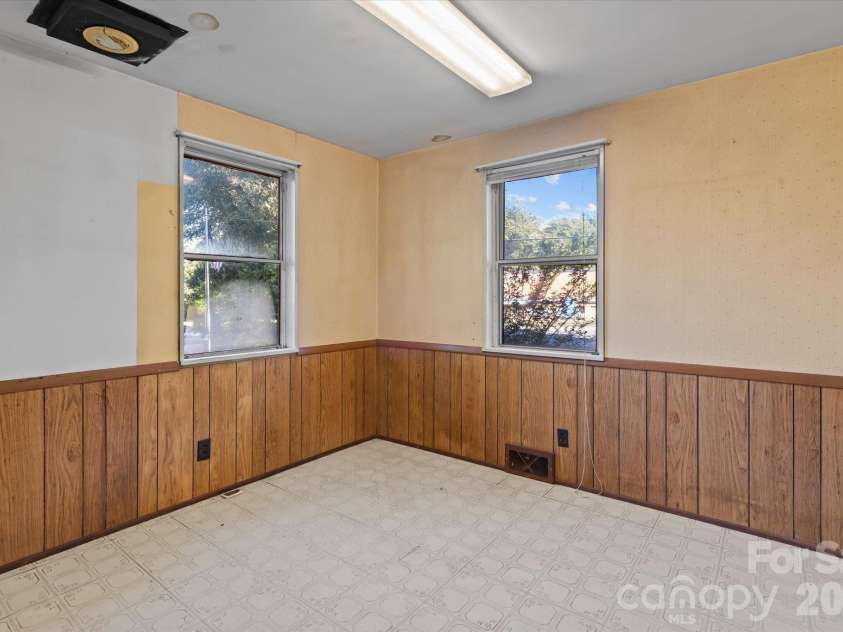 322 Hartness Road, Statesville, NC 28677.  MLS# CAR4431876, YatesRealty ID 55540. 