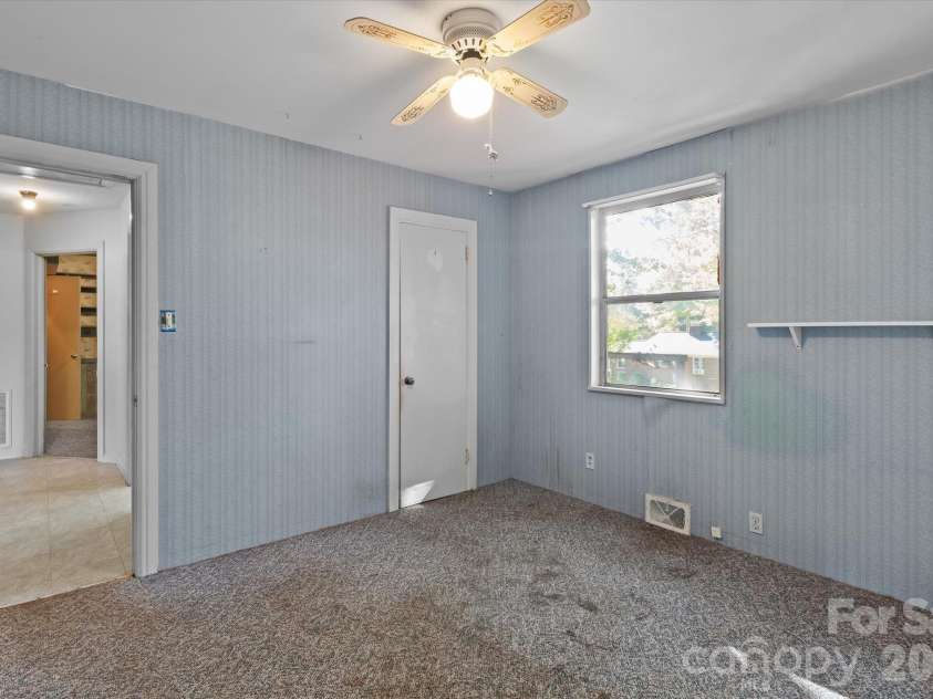 322 Hartness Road, Statesville, NC 28677.  MLS# CAR4431876, YatesRealty ID 55540. 