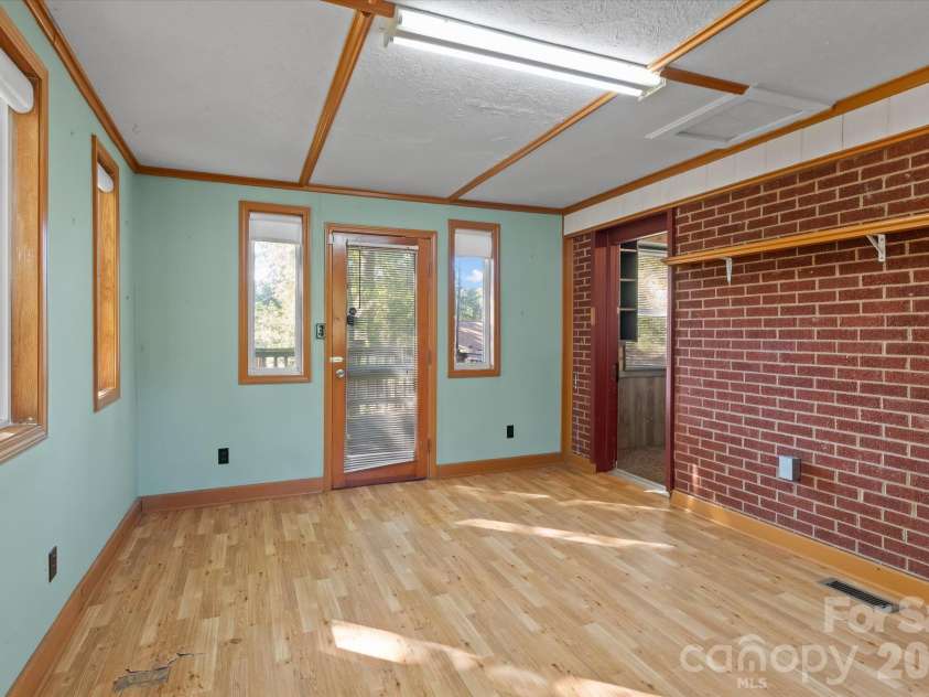 322 Hartness Road, Statesville, NC 28677.  MLS# CAR4431876, YatesRealty ID 55540. 
