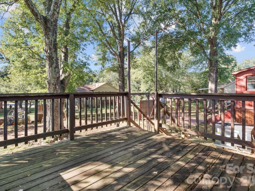 322 Hartness Road, Statesville, NC 28677.  MLS# CAR4431876, YatesRealty ID 55540. 
