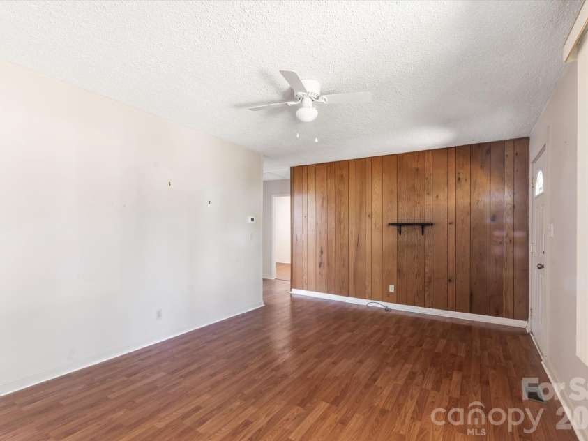 27 Trowbridge Lane, Brevard, NC 28712.  MLS# CAR4425471, YatesRealty ID 55542. 