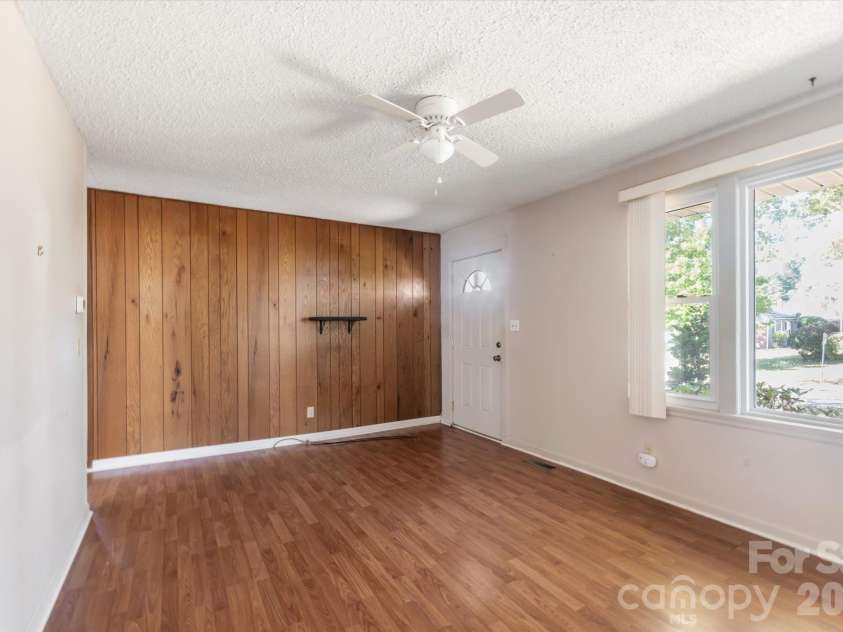 27 Trowbridge Lane, Brevard, NC 28712.  MLS# CAR4425471, YatesRealty ID 55542. 