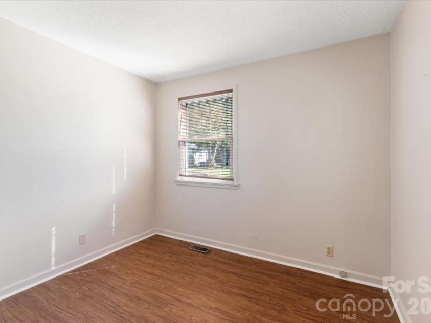 27 Trowbridge Lane, Brevard, NC 28712.  MLS# CAR4425471, YatesRealty ID 55542. 