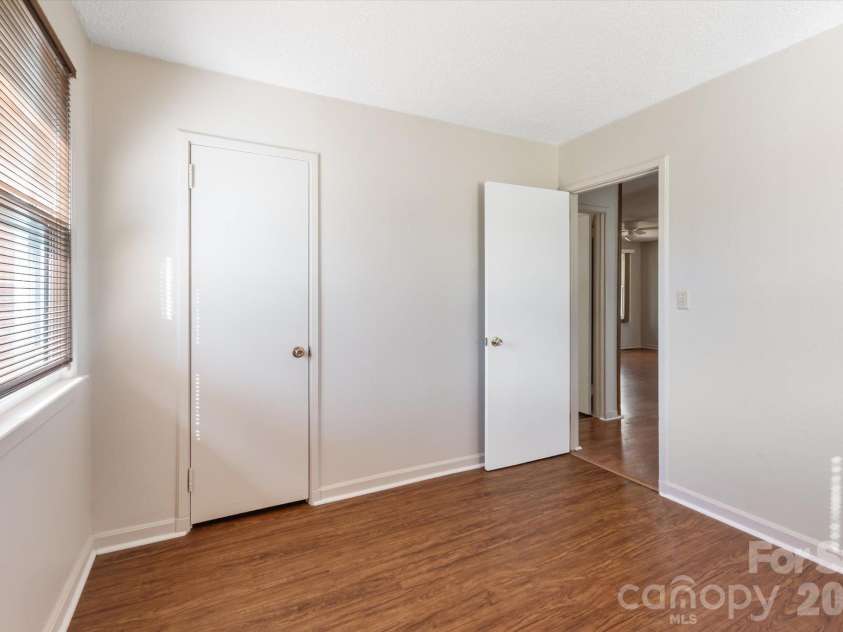27 Trowbridge Lane, Brevard, NC 28712.  MLS# CAR4425471, YatesRealty ID 55542. 