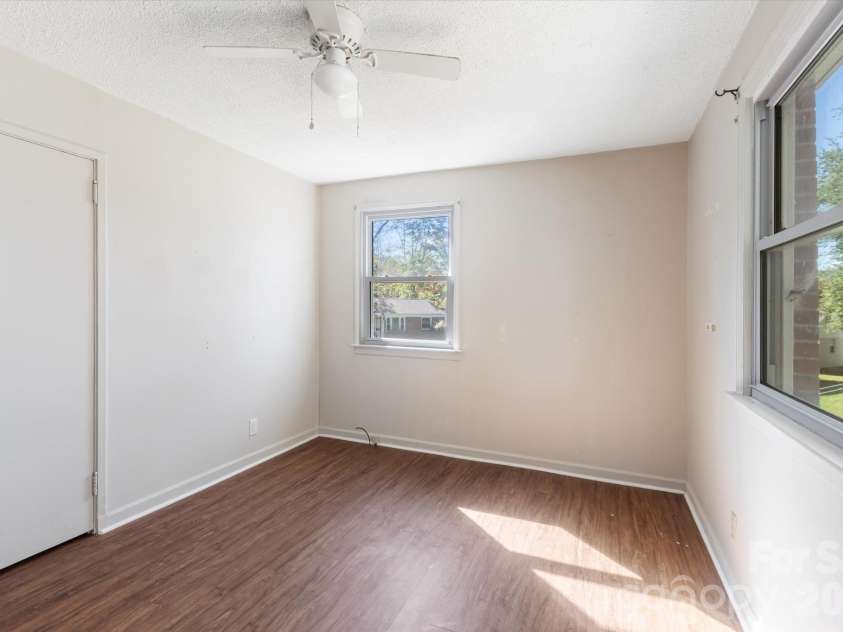 27 Trowbridge Lane, Brevard, NC 28712.  MLS# CAR4425471, YatesRealty ID 55542. 