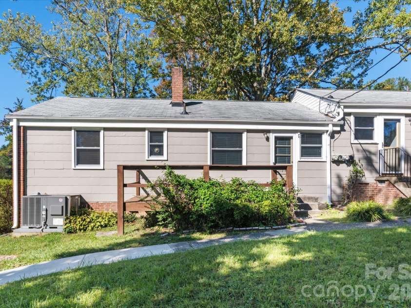 27 Trowbridge Lane, Brevard, NC 28712.  MLS# CAR4425471, YatesRealty ID 55542. 