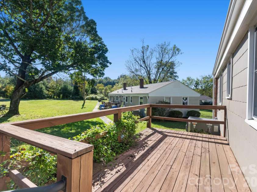 27 Trowbridge Lane, Brevard, NC 28712.  MLS# CAR4425471, YatesRealty ID 55542. 