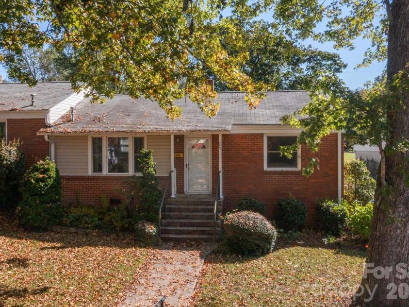 27 Trowbridge Lane, Brevard, NC 28712.  MLS# CAR4425471, YatesRealty ID 55542. 