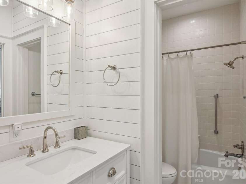 2272 West Club Boulevard, Lake Toxaway, NC 28747.  MLS# CAR4209458, YatesRealty ID 55544. 