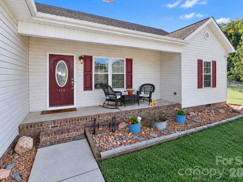 138 Westhaven Drive, Statesville, NC 28625.  MLS# CAR4432092, YatesRealty ID 55546. 