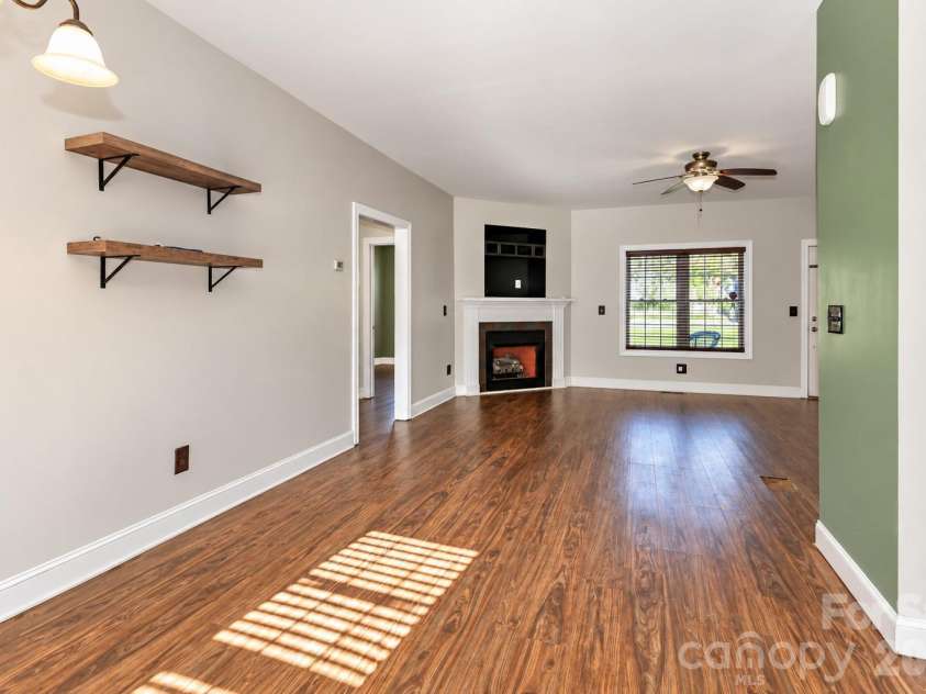138 Westhaven Drive, Statesville, NC 28625.  MLS# CAR4432092, YatesRealty ID 55546. 