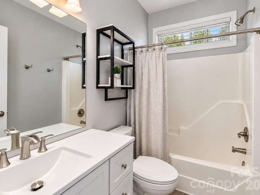 138 Westhaven Drive, Statesville, NC 28625.  MLS# CAR4432092, YatesRealty ID 55546. 