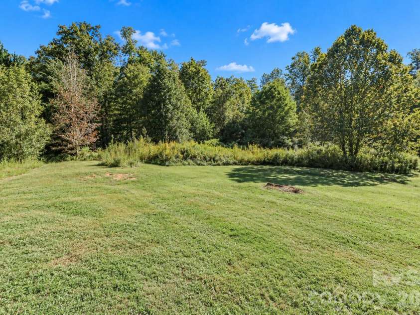 138 Westhaven Drive, Statesville, NC 28625.  MLS# CAR4432092, YatesRealty ID 55546. 