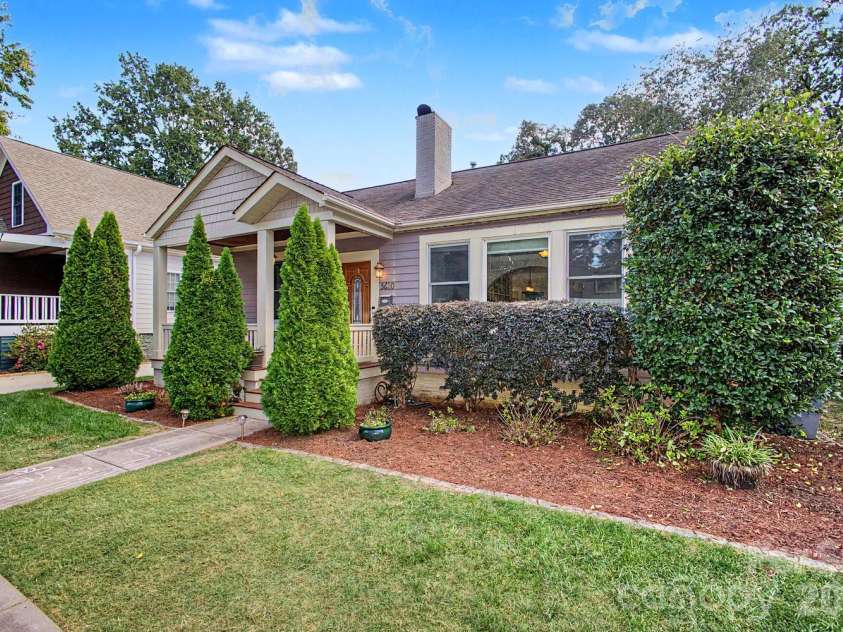 3610 Oakwood Avenue, Charlotte, NC 28205.  MLS# CAR4431301, YatesRealty ID 55549. 