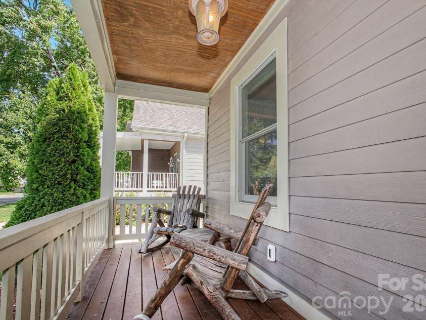 3610 Oakwood Avenue, Charlotte, NC 28205.  MLS# CAR4431301, YatesRealty ID 55549. 