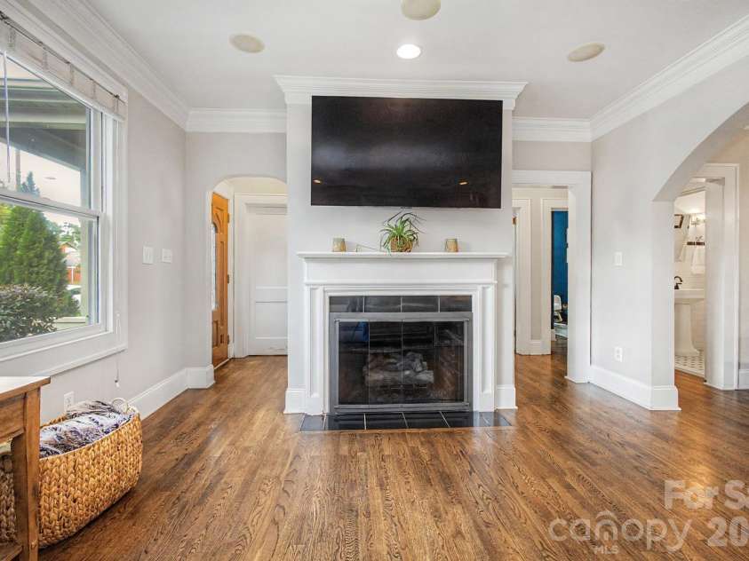 3610 Oakwood Avenue, Charlotte, NC 28205.  MLS# CAR4431301, YatesRealty ID 55549. 