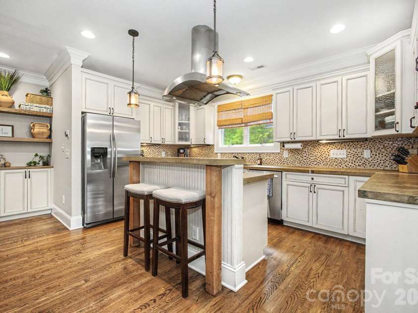 3610 Oakwood Avenue, Charlotte, NC 28205.  MLS# CAR4431301, YatesRealty ID 55549. 