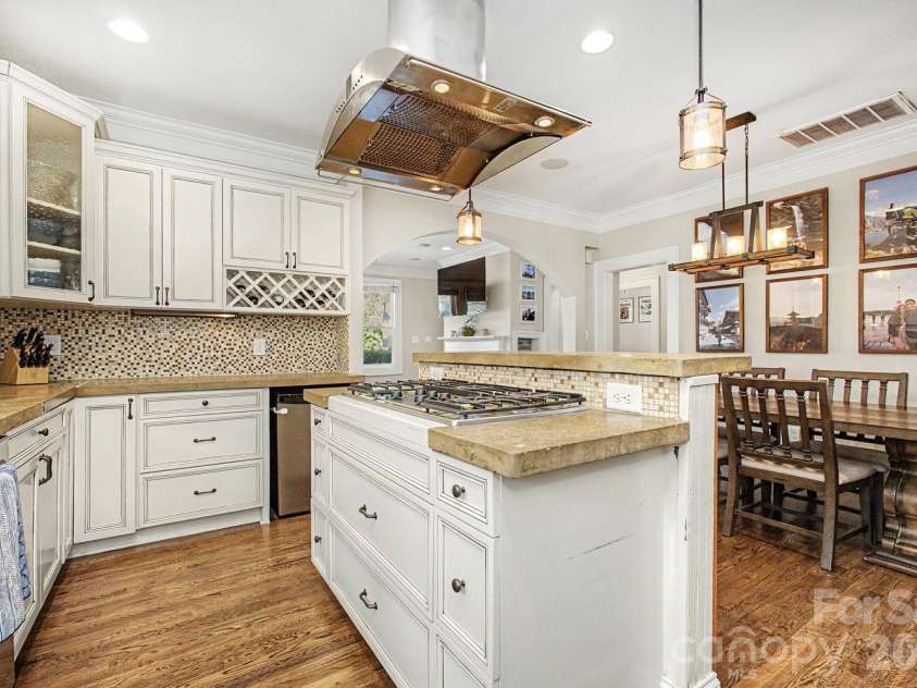 3610 Oakwood Avenue, Charlotte, NC 28205.  MLS# CAR4431301, YatesRealty ID 55549. 