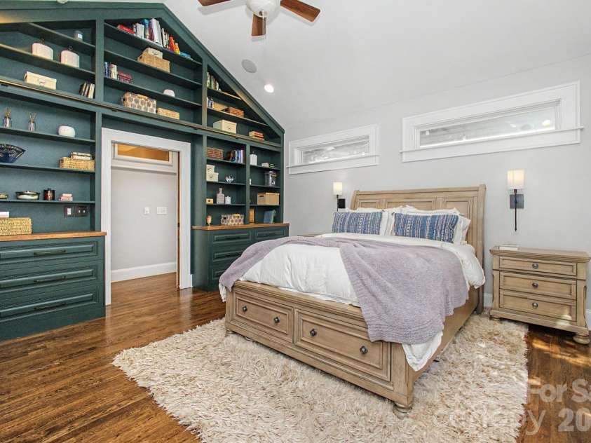 3610 Oakwood Avenue, Charlotte, NC 28205.  MLS# CAR4431301, YatesRealty ID 55549. 