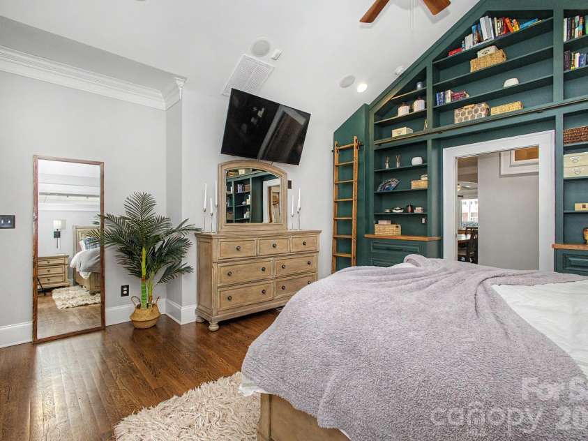 3610 Oakwood Avenue, Charlotte, NC 28205.  MLS# CAR4431301, YatesRealty ID 55549. 