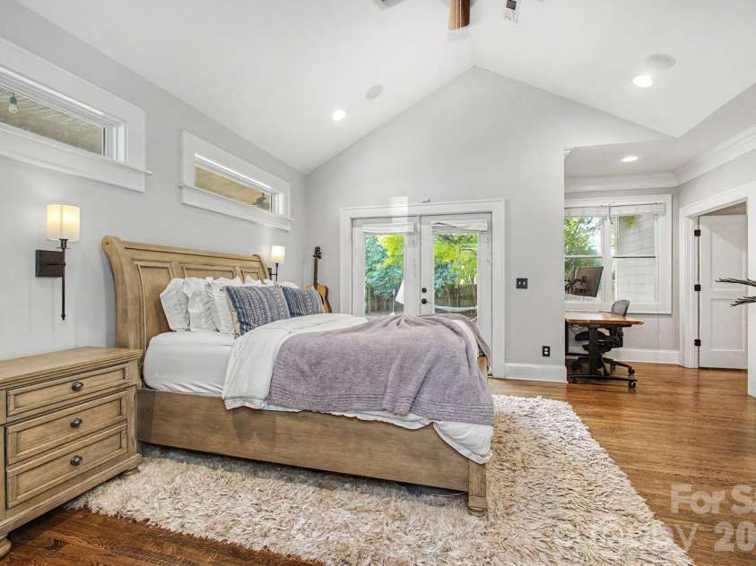 3610 Oakwood Avenue, Charlotte, NC 28205.  MLS# CAR4431301, YatesRealty ID 55549. 
