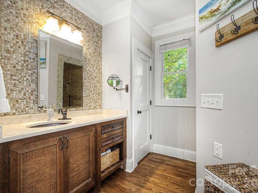 3610 Oakwood Avenue, Charlotte, NC 28205.  MLS# CAR4431301, YatesRealty ID 55549. 