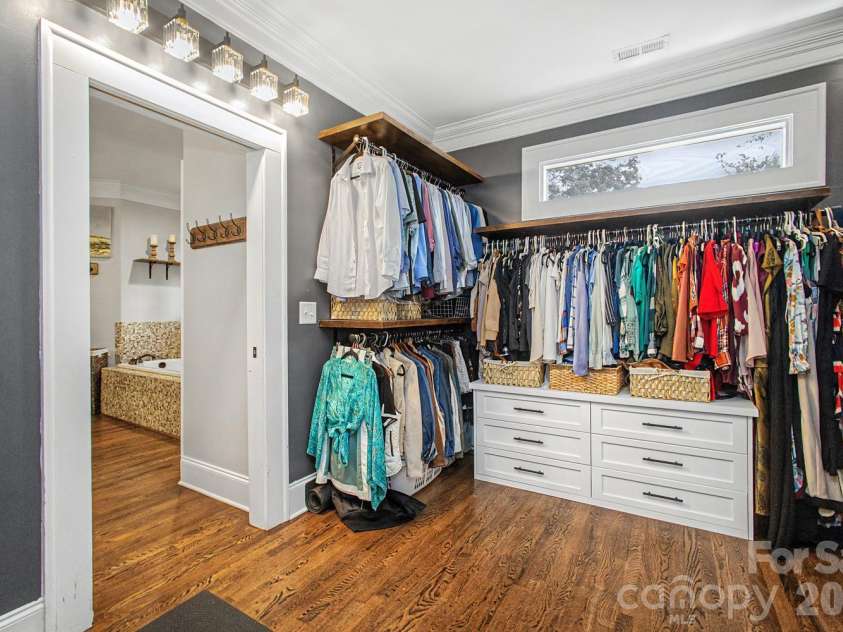 3610 Oakwood Avenue, Charlotte, NC 28205.  MLS# CAR4431301, YatesRealty ID 55549. 