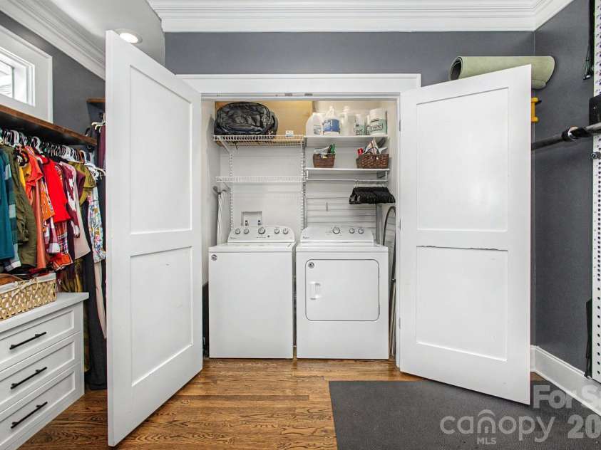 3610 Oakwood Avenue, Charlotte, NC 28205.  MLS# CAR4431301, YatesRealty ID 55549. 