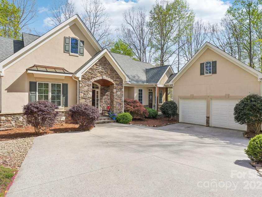 176 Sunset Bay Drive, Troutman, NC 28166.  MLS# CAR4241006, YatesRealty ID 5555. 