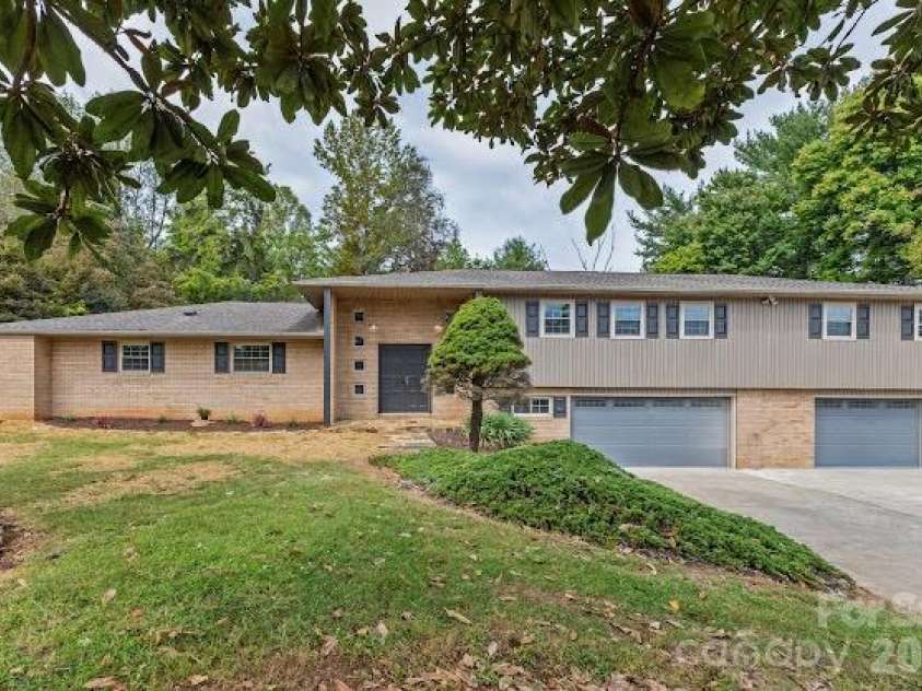 1824 Chrosaro Place, Lenoir, NC 28645.  MLS# CAR4432615, YatesRealty ID 55552. 