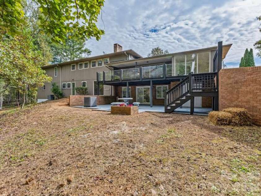 1824 Chrosaro Place, Lenoir, NC 28645.  MLS# CAR4432615, YatesRealty ID 55552. 
