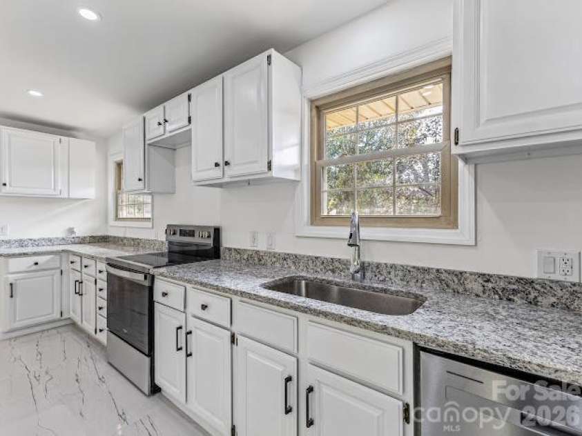1824 Chrosaro Place, Lenoir, NC 28645.  MLS# CAR4432615, YatesRealty ID 55552. 