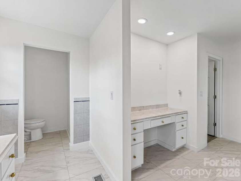 1824 Chrosaro Place, Lenoir, NC 28645.  MLS# CAR4432615, YatesRealty ID 55552. 
