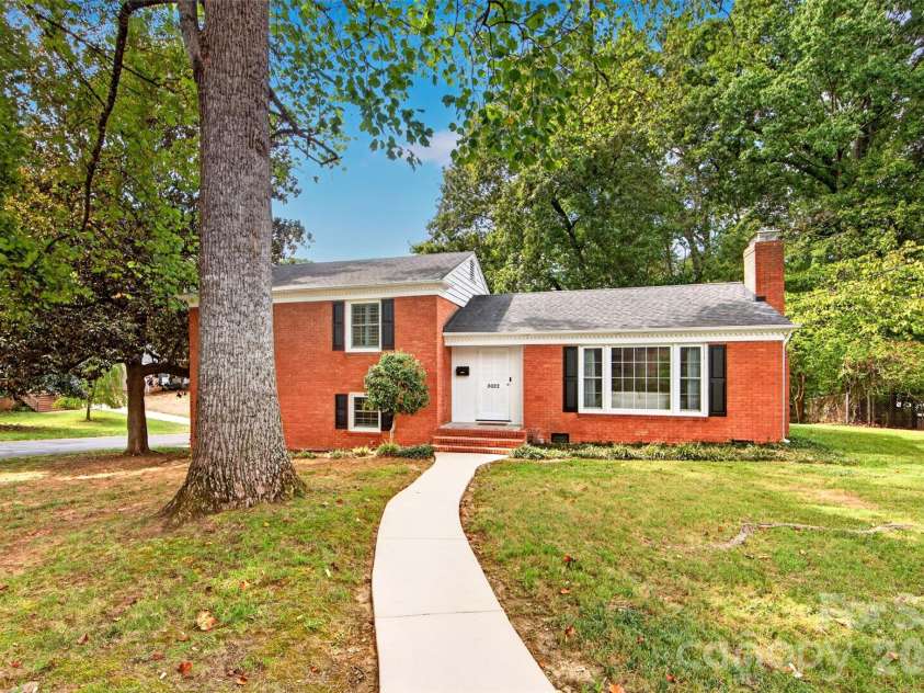 3022 Finley Place, Charlotte, NC 28210.  MLS# CAR4432416, YatesRealty ID 55554. 