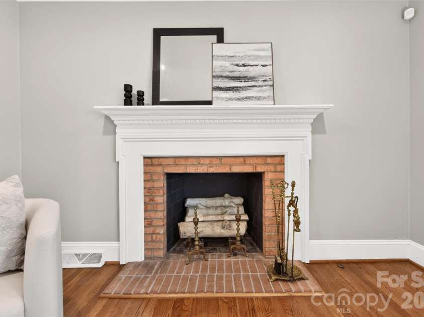 3022 Finley Place, Charlotte, NC 28210.  MLS# CAR4432416, YatesRealty ID 55554. 