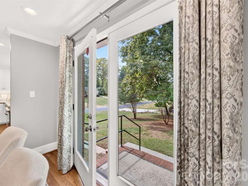 3022 Finley Place, Charlotte, NC 28210.  MLS# CAR4432416, YatesRealty ID 55554. 
