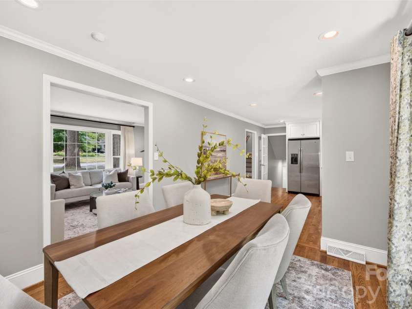 3022 Finley Place, Charlotte, NC 28210.  MLS# CAR4432416, YatesRealty ID 55554. 