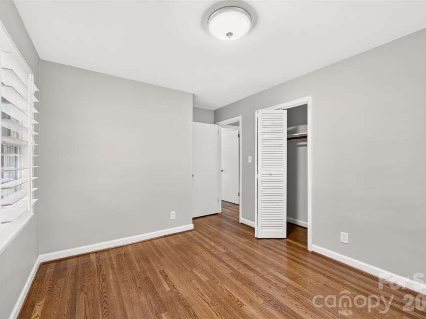 3022 Finley Place, Charlotte, NC 28210.  MLS# CAR4432416, YatesRealty ID 55554. 
