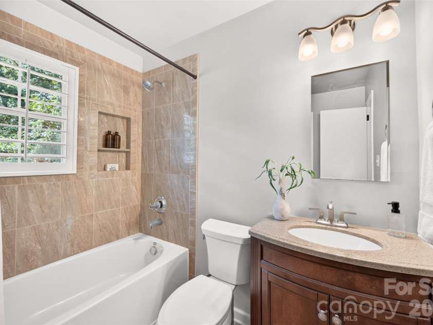 3022 Finley Place, Charlotte, NC 28210.  MLS# CAR4432416, YatesRealty ID 55554. 