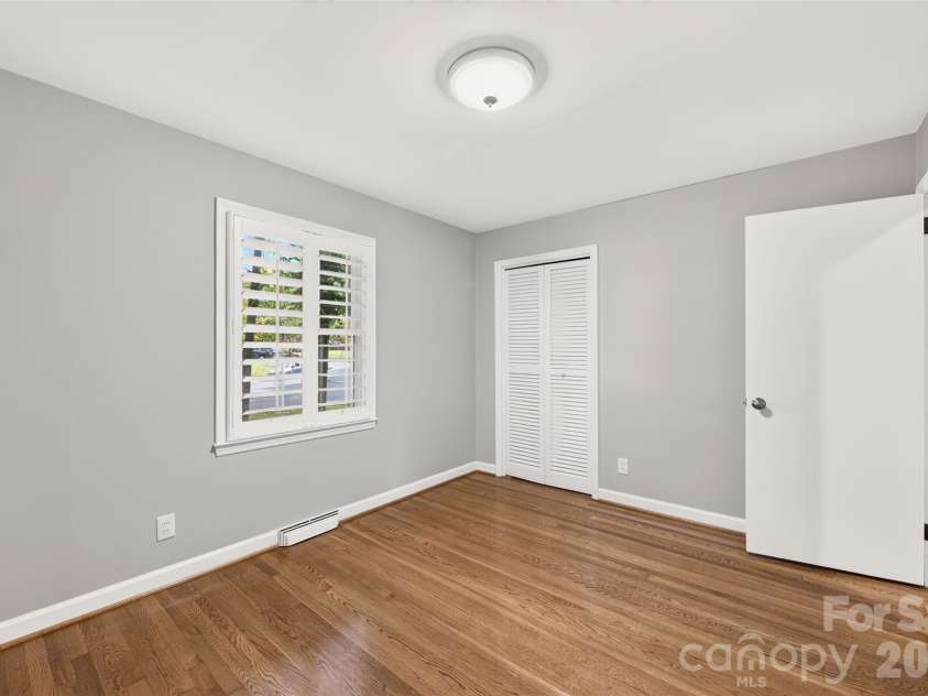 3022 Finley Place, Charlotte, NC 28210.  MLS# CAR4432416, YatesRealty ID 55554. 