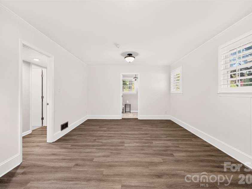 3022 Finley Place, Charlotte, NC 28210.  MLS# CAR4432416, YatesRealty ID 55554. 