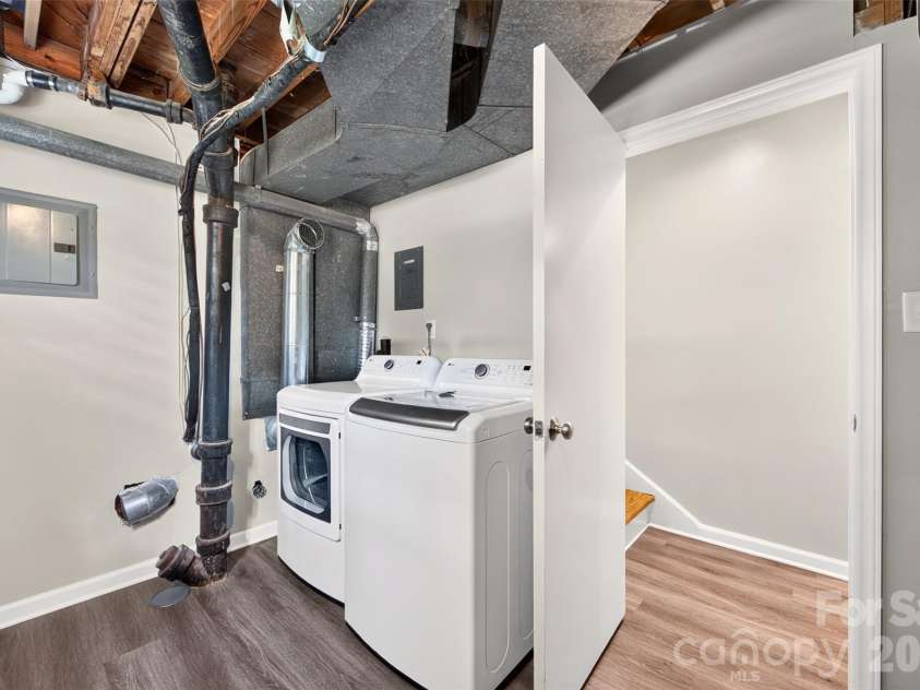 3022 Finley Place, Charlotte, NC 28210.  MLS# CAR4432416, YatesRealty ID 55554. 