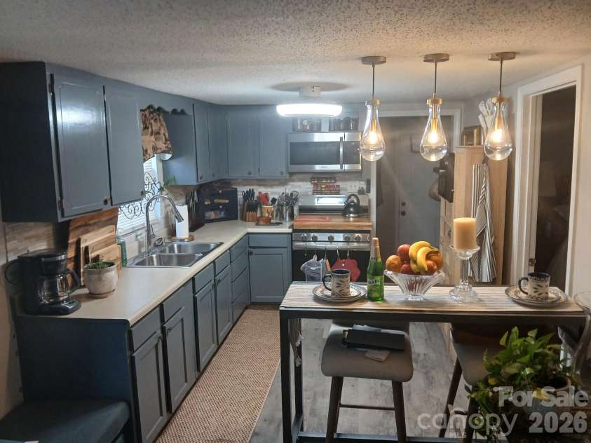 115 Davis Street, Dallas, NC 28034.  MLS# CAR4432832, YatesRealty ID 55555. 