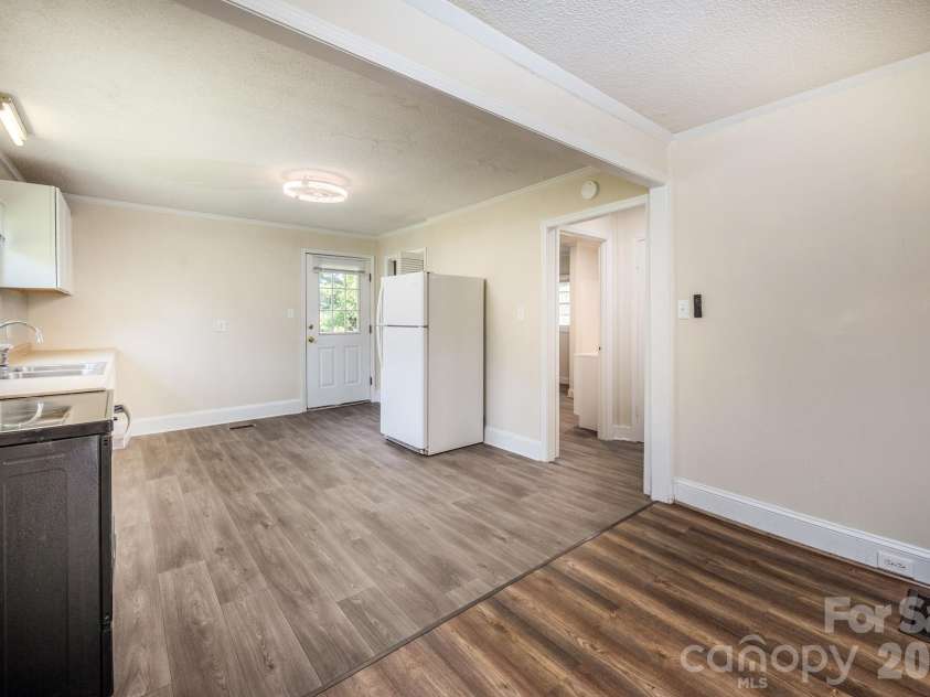 135 Vinson Road, Statesville, NC 28677.  MLS# CAR4432712, YatesRealty ID 55556. 