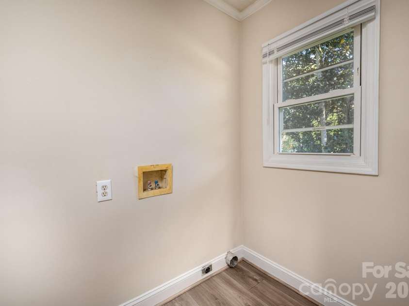 135 Vinson Road, Statesville, NC 28677.  MLS# CAR4432712, YatesRealty ID 55556. 