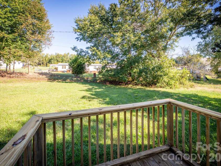 135 Vinson Road, Statesville, NC 28677.  MLS# CAR4432712, YatesRealty ID 55556. 