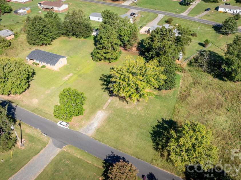 135 Vinson Road, Statesville, NC 28677.  MLS# CAR4432712, YatesRealty ID 55556. 