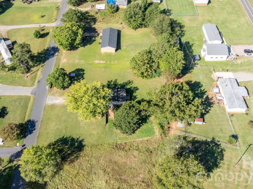 135 Vinson Road, Statesville, NC 28677.  MLS# CAR4432712, YatesRealty ID 55556. 